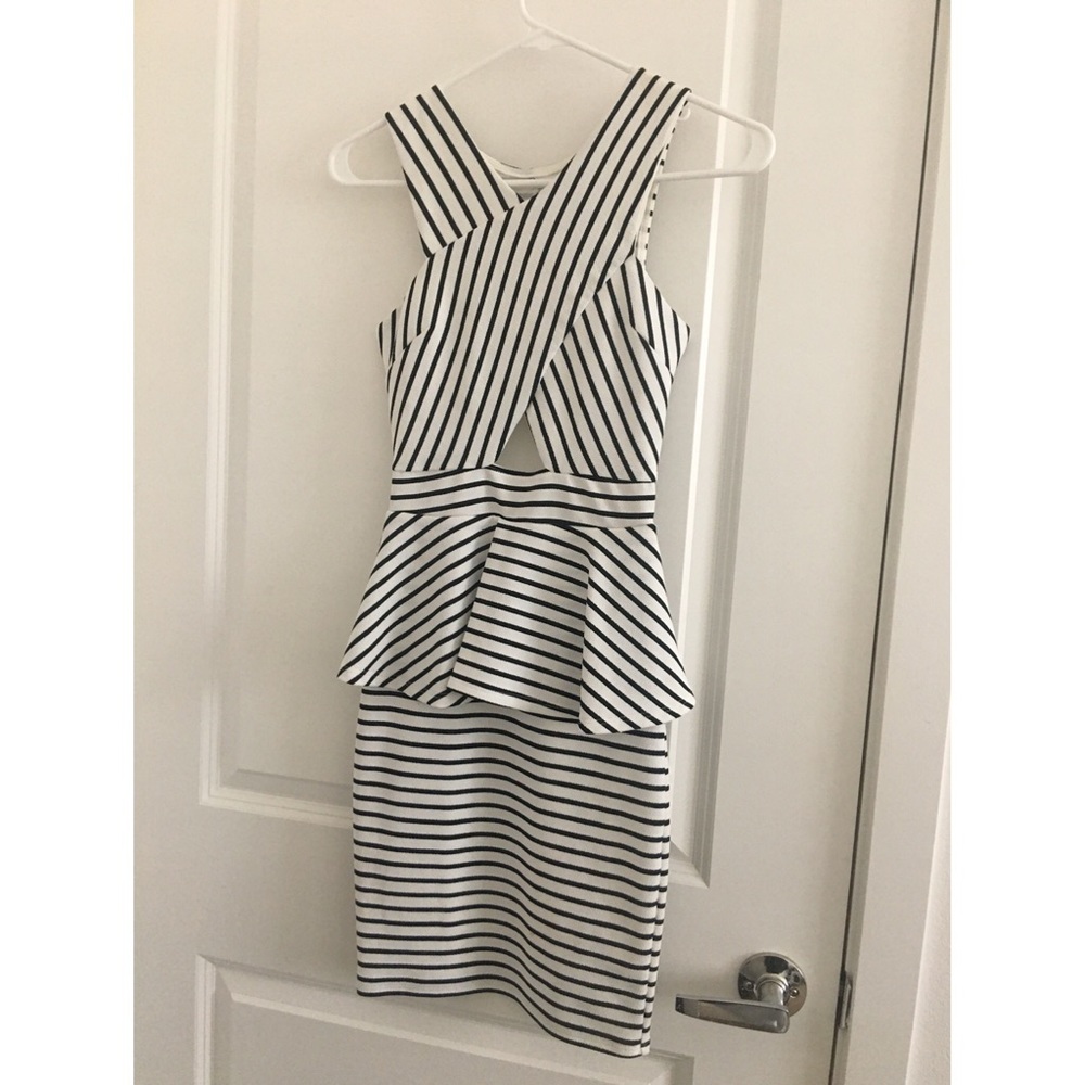 🌺Charlotte Russe Peplum Dress🌺